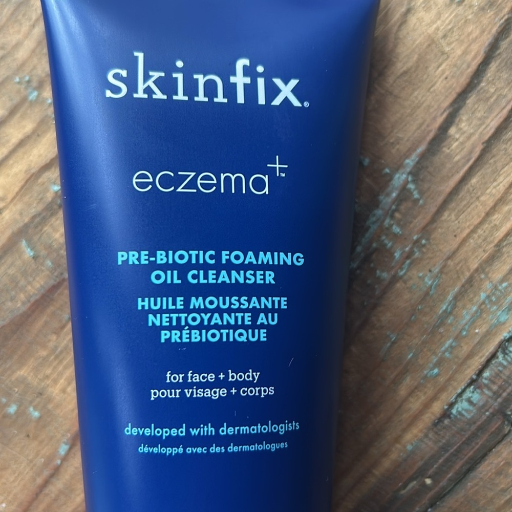 NWT Skinfix Pre-Biotic Face + Body Foaming Oil Cleanser